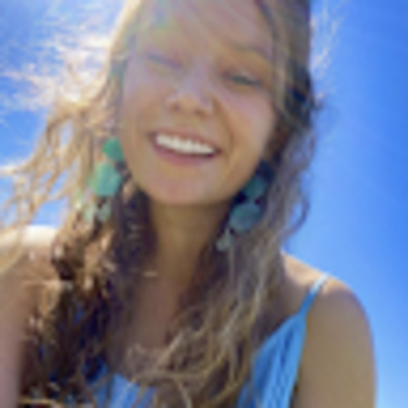 Meet your Posher, Maddie - Picture 1 of 1